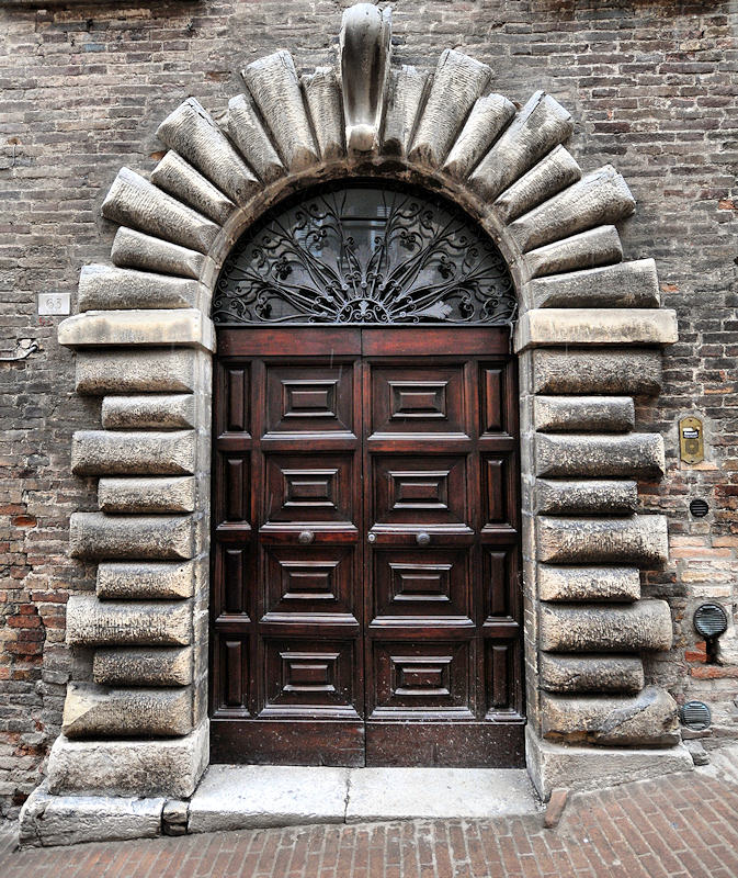 Door in Urbino #10