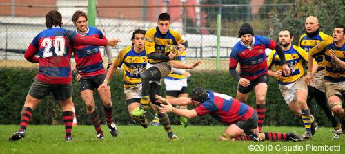 A few group pictures from the match between Rugby VII Torino and Rugby Parabiago. Snow fell on